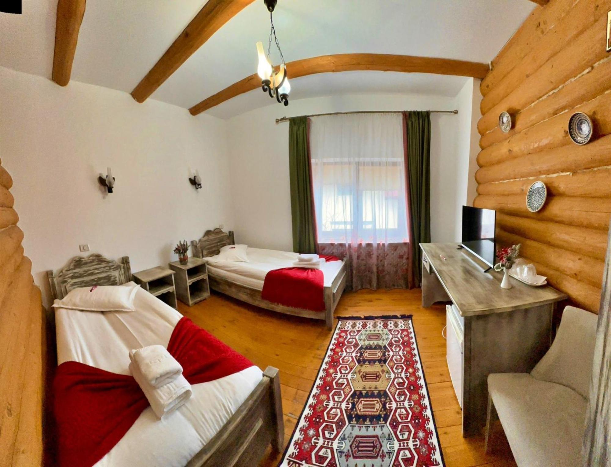 Domeniul Haiducilor Bucovina Suceava Exterior foto