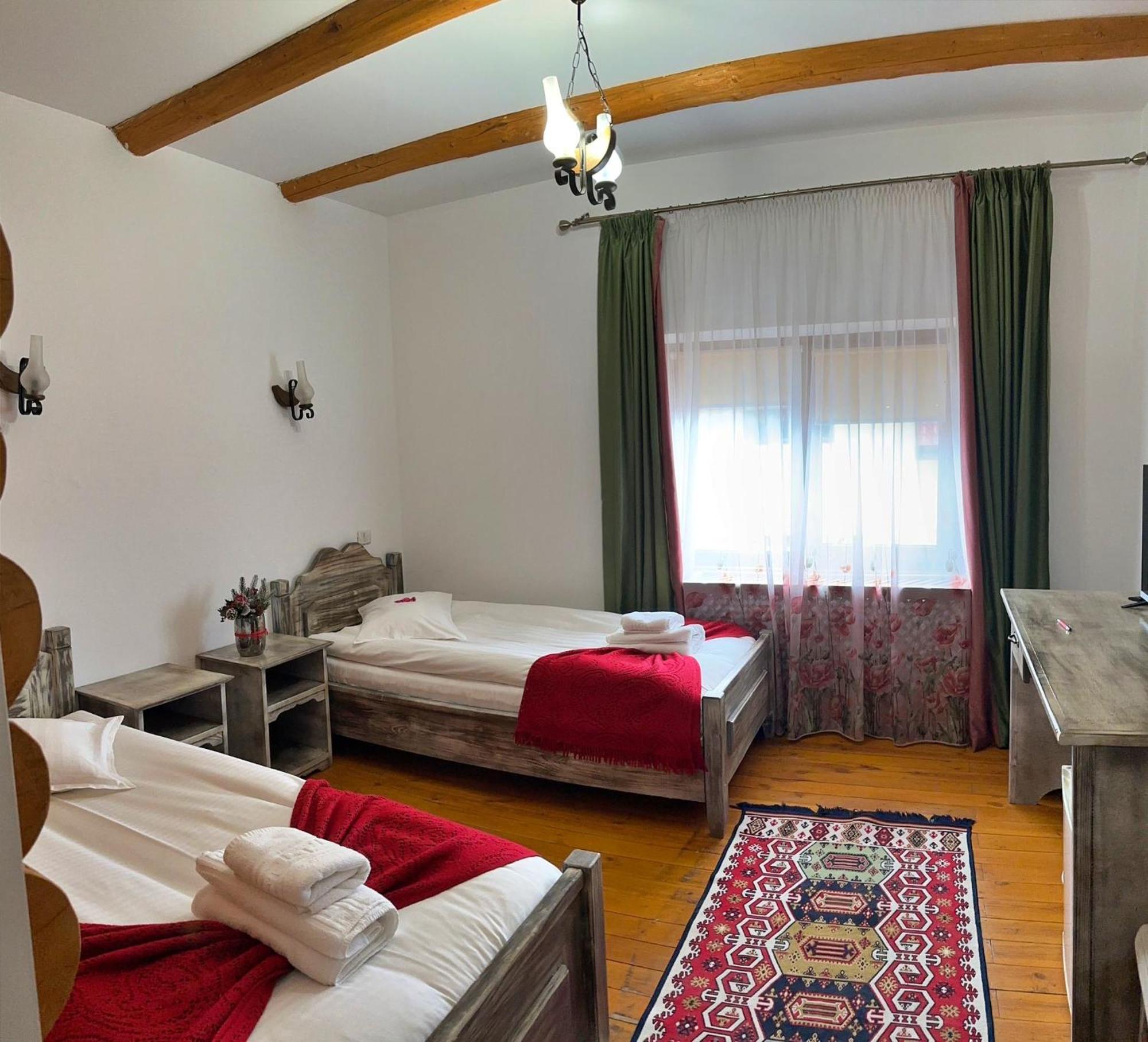 Domeniul Haiducilor Bucovina Suceava Exterior foto