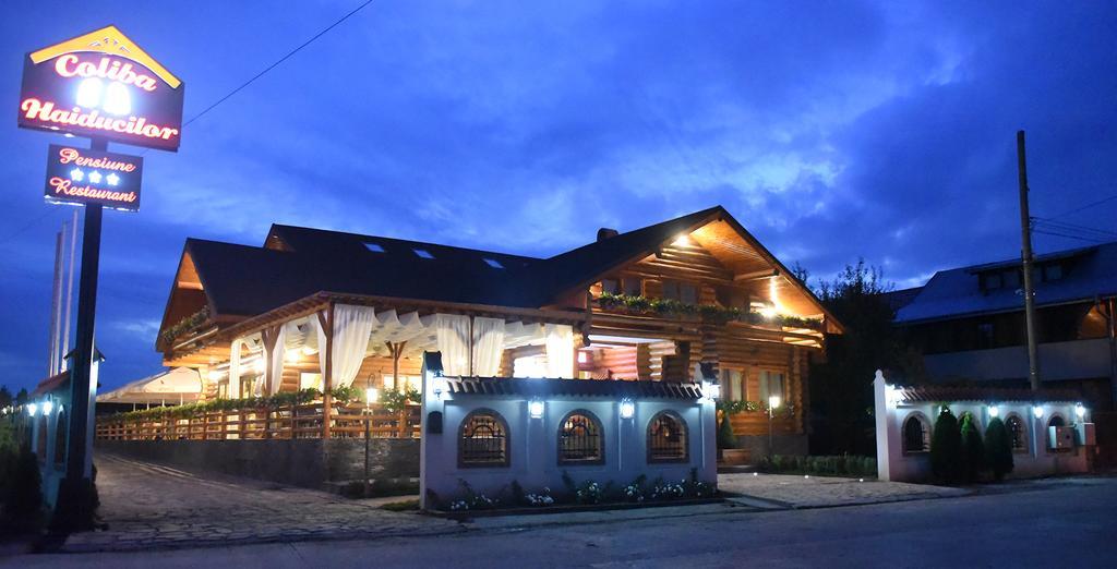 Domeniul Haiducilor Bucovina Suceava Exterior foto
