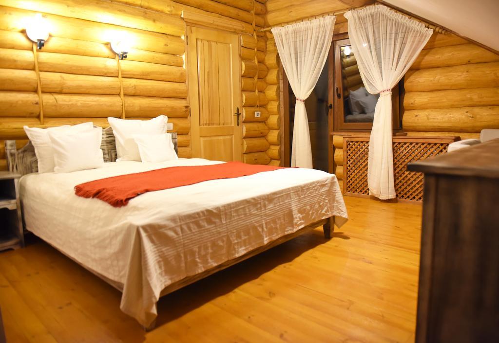 Domeniul Haiducilor Bucovina Suceava Exterior foto